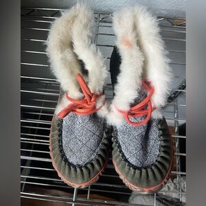 Sorel Out ‘N About Moccasin Slippers F/W 6.5 (runs small)